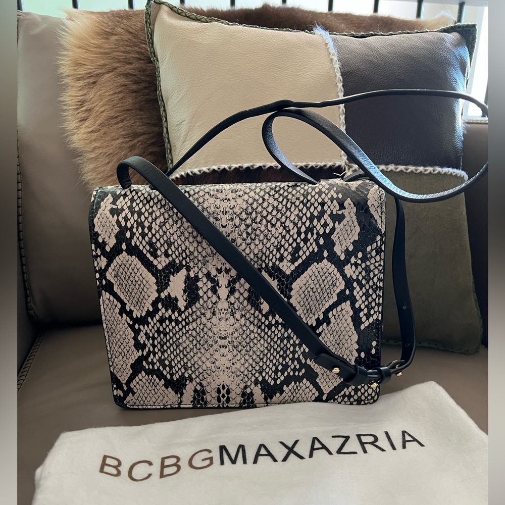 NWT BCBGMAXAZRIA SNAKE PRINT LEATHER BAG